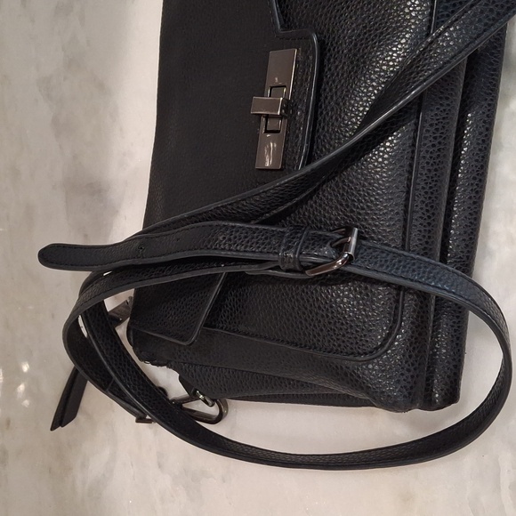 Crossbody - Picture 6 of 10